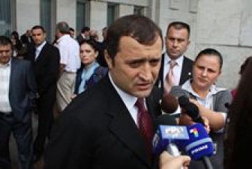 Premierul Vlad Filat spune că nu va demisiona din funcţia ocupată