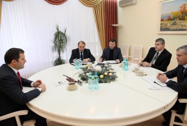 O ședință de lucru  privind situaţia din agricultură a fost prezidată astazi de Vlad Filat