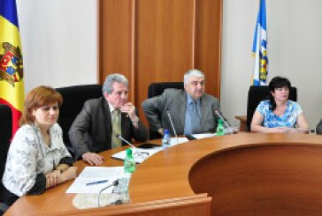 Moldova ţara minunilor: Directorul ”Moldexpo” dă în judecată pentru datorii firme private fondate de el însuşi