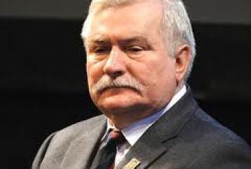 Lech Walesa: Deputaţii homosexuali ar trebui să stea în ultimul rând sau în afara Parlamentului