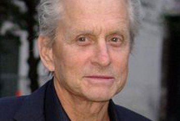 Michael Douglas nu a afirmat niciodata ca sexul oral s-ar afla la originea cancerului la gat de care sufera – purtator de cuvant