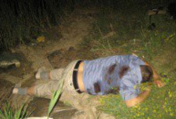 Poliţia a reţinut un bărbat suspectat de omorul a doi amici