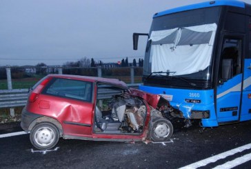 În Italia o moldovencă a murit după ce s-a izbit cu mașina într-un autobuz