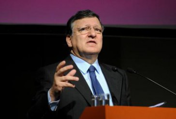 Barroso îl avertizează pe Putin împotriva unei intervenții în Ucraina, chiar și din motive umanitare