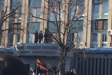 Persoanele sechestrate de activişti proruşi în sediul unei instituţii din Lugansk au fost eliberate