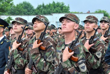 Absolvenţii Academiei Militare au fost repartizaţi în unităţile Armatei Naţionale