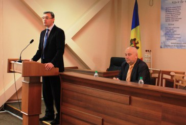 Problema repartizării BANILOR  oferiţi de România, ridicată la întâlnirea cu Igor Corman