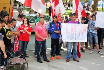 Suporterii lui Shor au protestat în faţa Primăriei Orhei FOTO