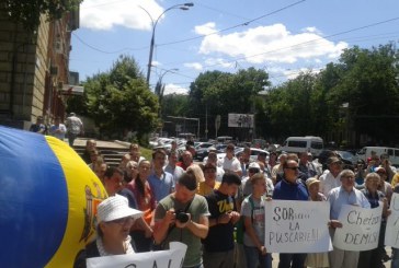 Protest la CNA: „Chetraru, demisia!” și „Șor, la pușcărie!”