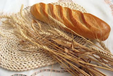 Pâinea s-ar putea SCUMPI cu  12-20%, dacă PIERDERILE brutarilor nu vor fi compensate