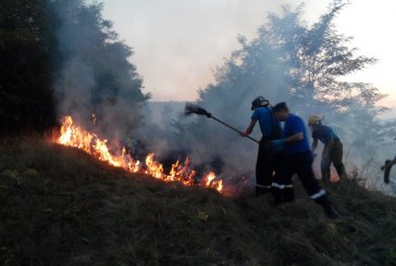Zile de foc pentru pompierii din Orhei. Două incendii în câteva ore FOTO