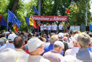 Mai mulți activiști ai Platforme Civice DA au format Partidul Politic Demnitate şi Adevăr, în frunte cu Andrei Năstase