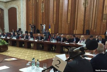 Liderii partidelor parlamentare din opoziţie au refuzat să participe la forumul public de la Chișinău