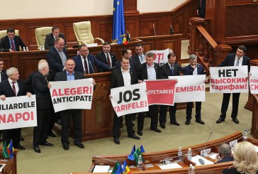 La Chișinău ședința Parlamentului a fost întreruptă de un protest al fracțiunii socialiste