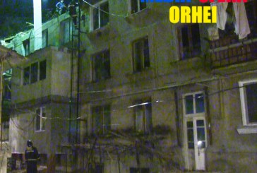 VIDEO: Acoperişul unui BLOC LOCATIV din centrul Orheiului s-a PRĂBUŞIT. Victime NU sunt