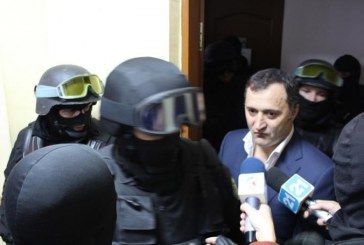 Procurorii vor cere mâine încă 30 de zile de arest pentru Vlad Filat
