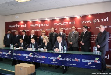 14 deputați comuniști se retrag din partid pentru a forma o Platformă Social Democratică pentru Moldova