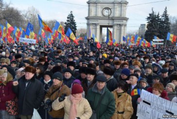 Opoziția moldoveană așteaptă astăzi un răspuns la ultimatumul dat autorităților