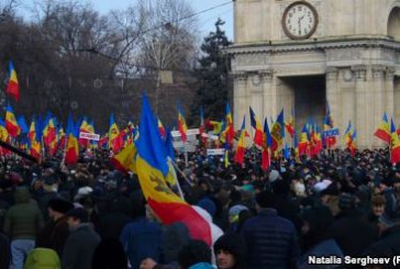 AFP despre protestele din Moldova : protestatari furioşi cer alegeri anticipate din cauza corupţiei răspândite în elitele politice