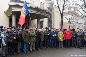Protest la Preşedinţie: Acum totul depinde de Nicolae Timofti
