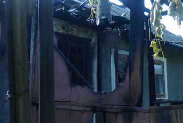Incendiul a DEZGOLIT o casă din Orhei FOTO