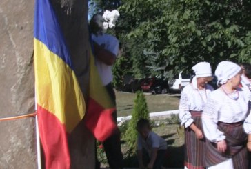 Depunere de flori de Ziua Limbii Române la monumentul lui Eminescu din Orhei VIDEO