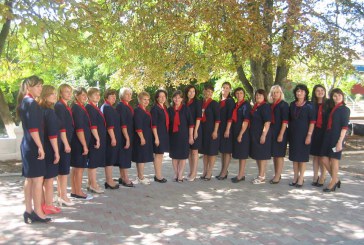 Un liceu sătesc face MODĂ cu UNIFORME şcolare pentru profesori//FOTO