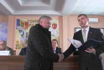 Diplome din partea premierului pentru doi primari din raionul Orhei