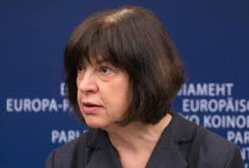 Rebecca Harms: „Am putea amâna asistența macro-financiară pentru Moldova”