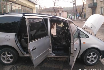 Maşinile, ca chibriturile. Încă un automobil s-a aprins la Orhei FOTO