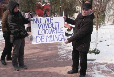 Problemele pieţei, în fața Primăriei Orhei. Comercianţii vor să fie auziţi de autorităţi FOTO