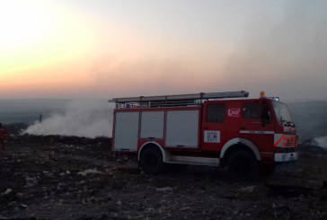 Incendiul la gunoiștea dintr-o localitate orheiană, i-a solicitat pentru a treia oară pe pompierii DSE Orhei