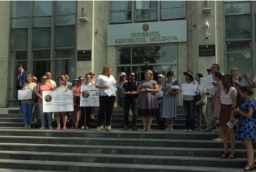 Profesorii cer majorarea salariilor. A fost lansată petiția „Profesorii Merită”