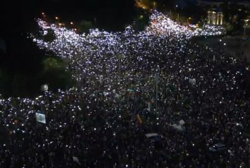 Ciocniri violente la protestul antiguvernamental de la București