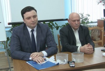 Dezbateri electorale: Mihail Catraniuc (PSRM) şi Valeriu Munteanu (BE ACUM) nu îşi ascund veniturile şi averile, aşa cum ar face  “o mulţime” de  candidaţi cu probleme de integritate VIDEO