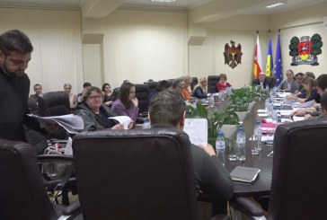 Ședința CM Orhei: mai mulți consilieri au lipsit, iar unul a părăsit ședința