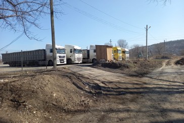 15 camioane ale unei companiei din regiunea transnistreană, oprite la postul vamal din Rezina. Uzina metalurgică ar continua să importe ilegal deşeuri metalice