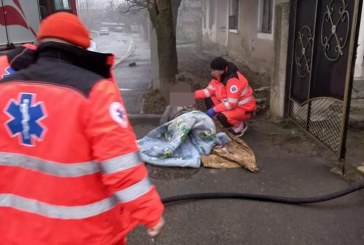 O femeie de 65 de ani a fost salvată din flăcări de pompierii IGSU la Orhei