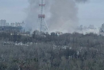 Turnul TV din Kiev, atacat cu rachete rusești