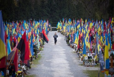 Aproximativ 31.000 de soldați ucraineni au fost uciși în războiul declanșat de Rusia, a afirmat preşedintele ucrainean Volodimir Zelenski