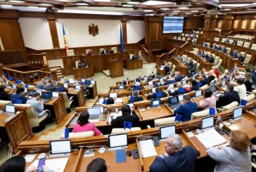 O membră a Comisiei Electorale Centrale nu mai vrea să locuiască în Republica Moldova