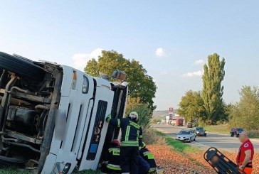 Salvatorii din Orhei au intervenit pentru descarcerarea unui bărbat în urma unui accident rutier